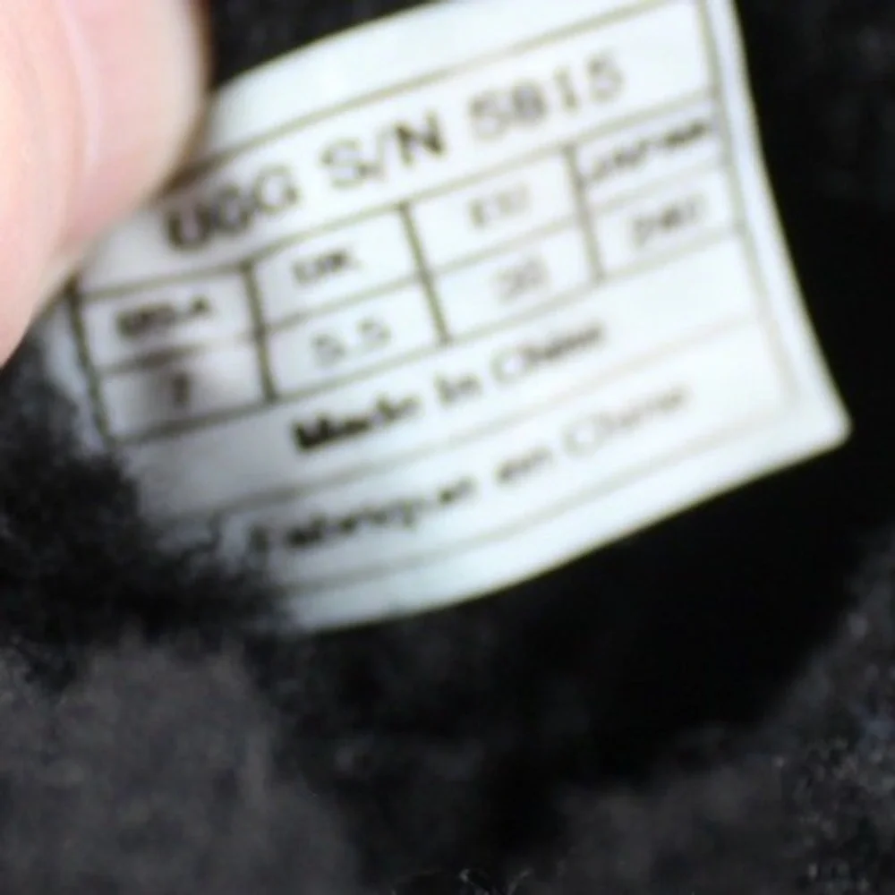 UGG Australia Classic Tall 5815 Black Leather Sheepskin Boots Womens 7‎